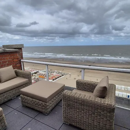 Penthouse Met Groot Terras & Frontaal Zeezicht * Blankenberge